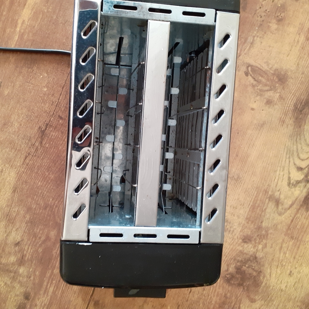 Brentwood Silver Toaster - Picture 4 of 5